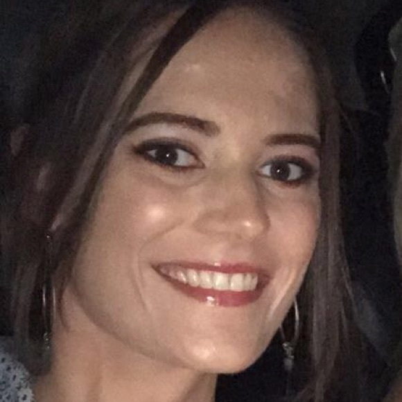 Meet your Posher, Kat - Picture 5 of 5